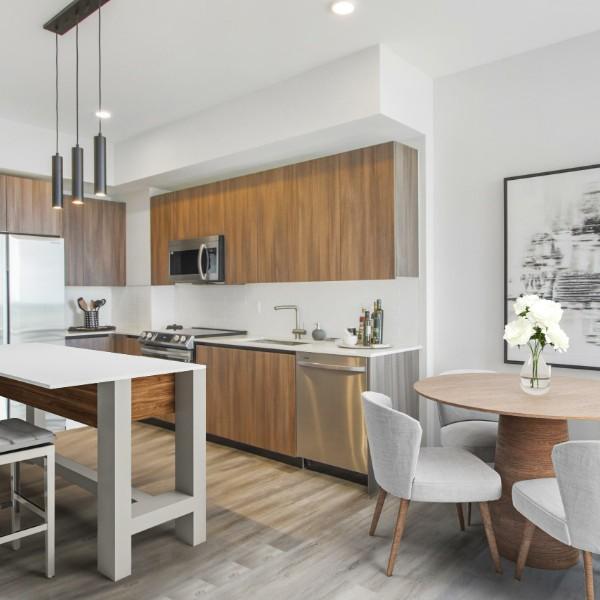 Howard Jimenez Realtor | River District 14 - Vida histórica cerca del rio