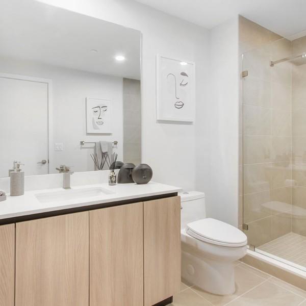 Howard Jimenez Realtor | River District 14 - Vida histórica cerca del rio